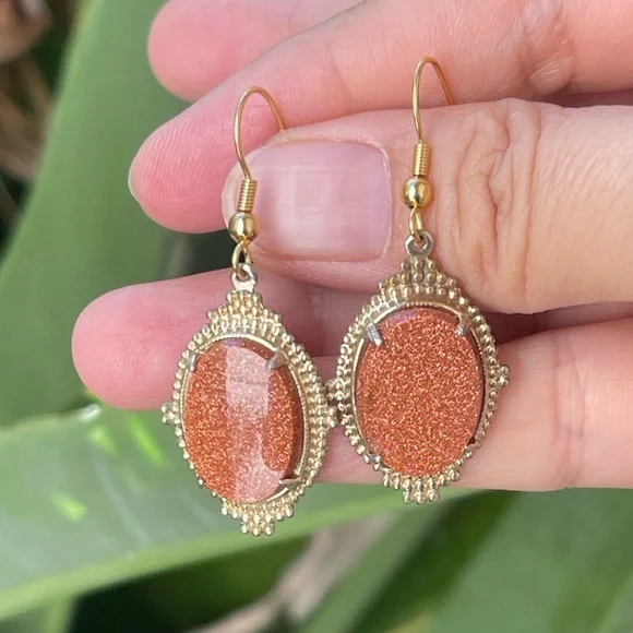 Orange brown goldstone & gold tone hoop earrings - Picture 2 of 5